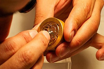 天津劳力士手表走慢了售后维修地址