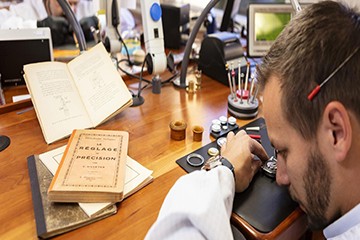 天津劳力士表走慢官方售后维修地址